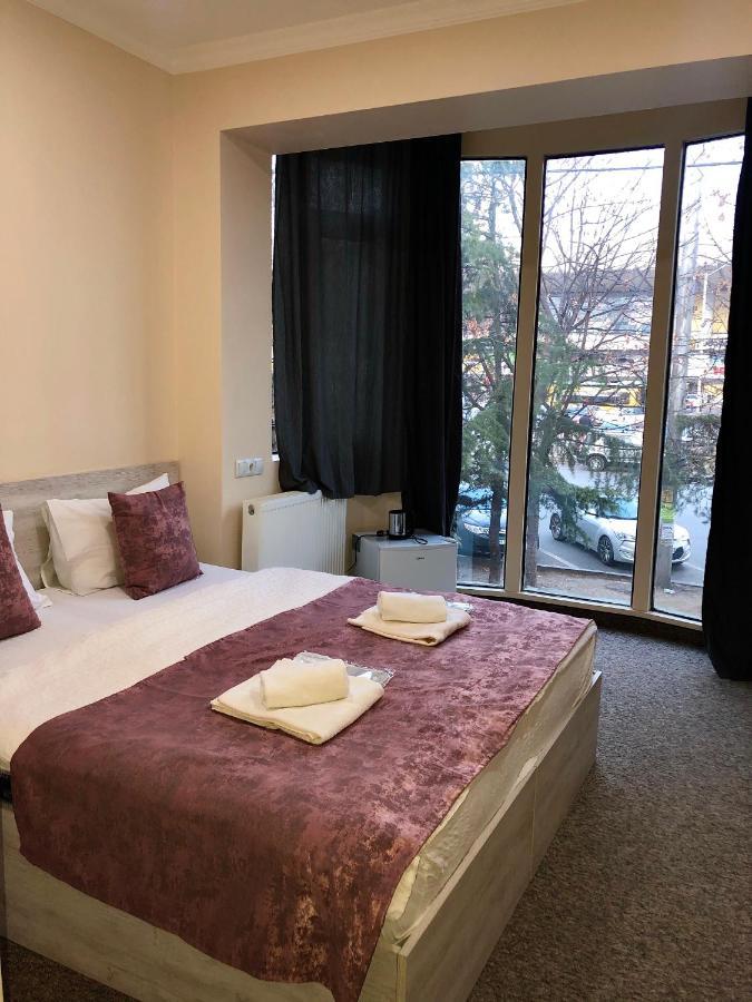 Hotel Leo Palace Tbilisi Buitenkant foto