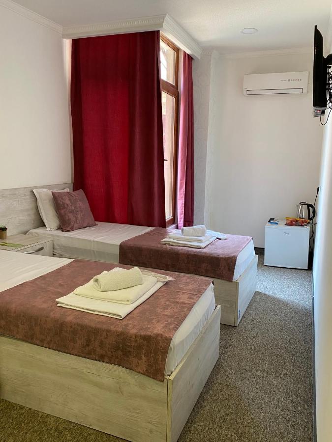 Hotel Leo Palace Tbilisi Buitenkant foto