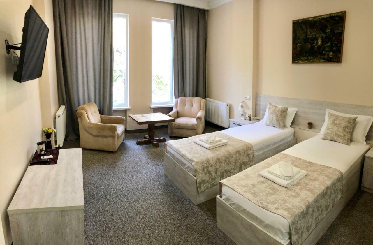 Hotel Leo Palace Tbilisi Buitenkant foto